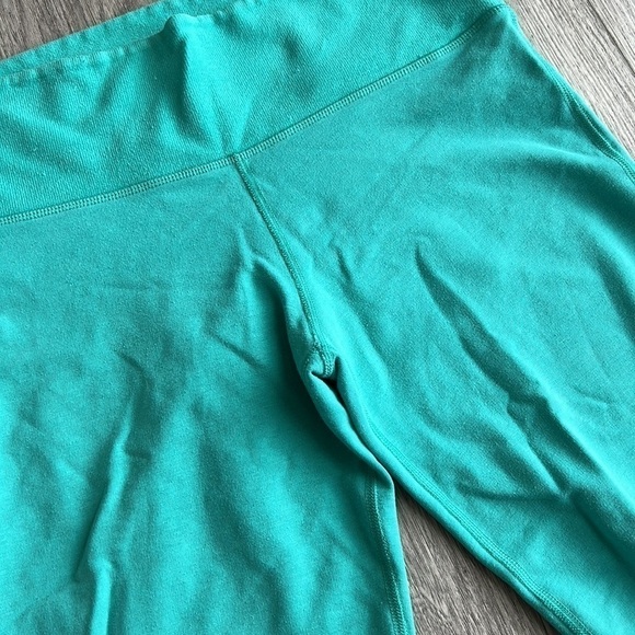 Lululemon Wide Leg Crop Turquoise Size 4 - Picture 3 of 13